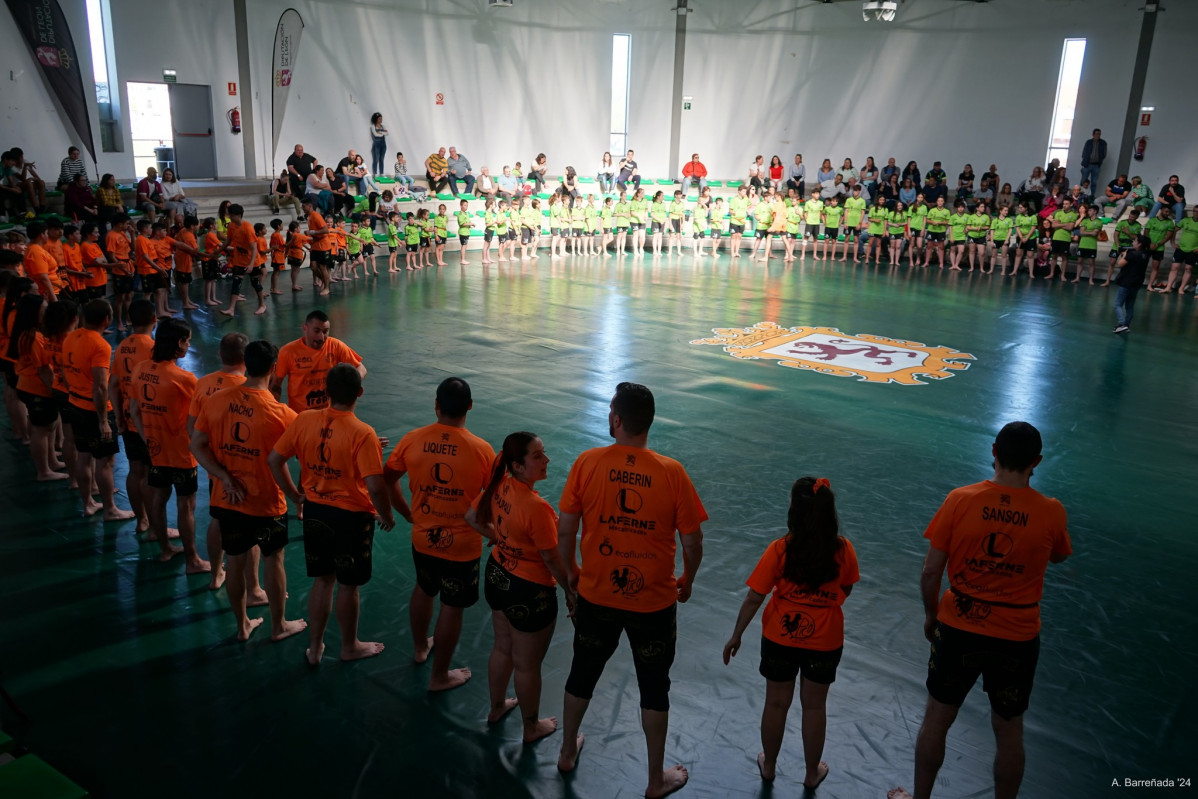 PRESENTACIÓN DE LOS EQUIPOS SAN GUILLERMO Y BERNESGA