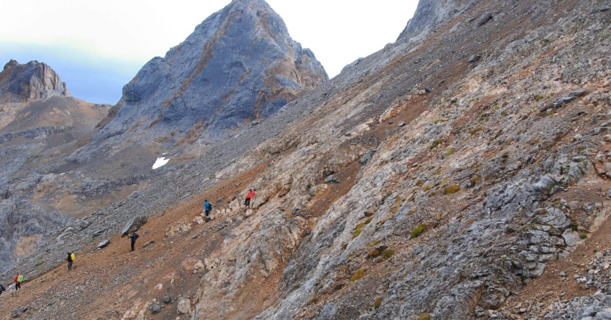 Cable jou de boches desde el collado de horcados rojos picos de europa
