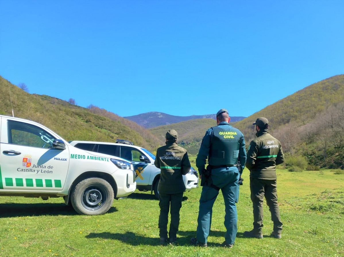 Guardia civil agentes medio ambiente lobos abatidos lois