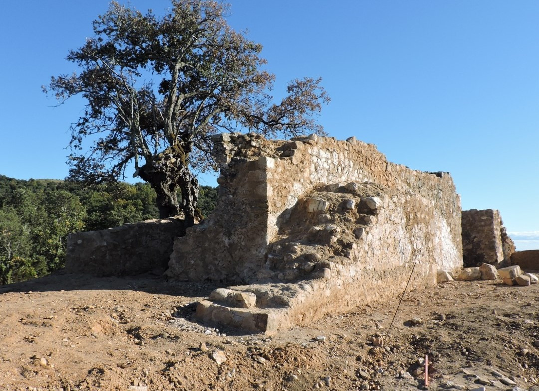 Castillo de san salvador santa colomba de curueu00f1o (4)