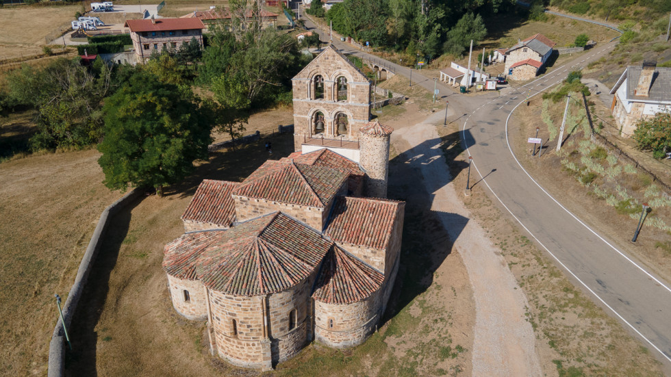Colegiata san salvador de cantamuda 2