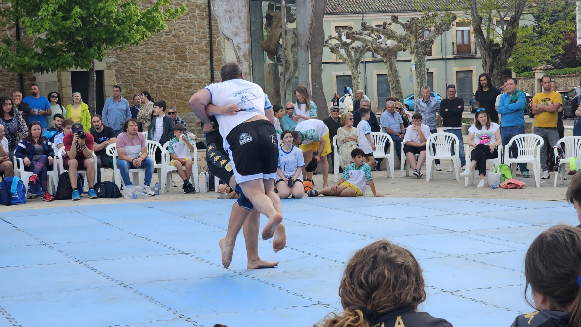 Lucha leonesa liga de equipos 2024  Bou00f1ar (8)