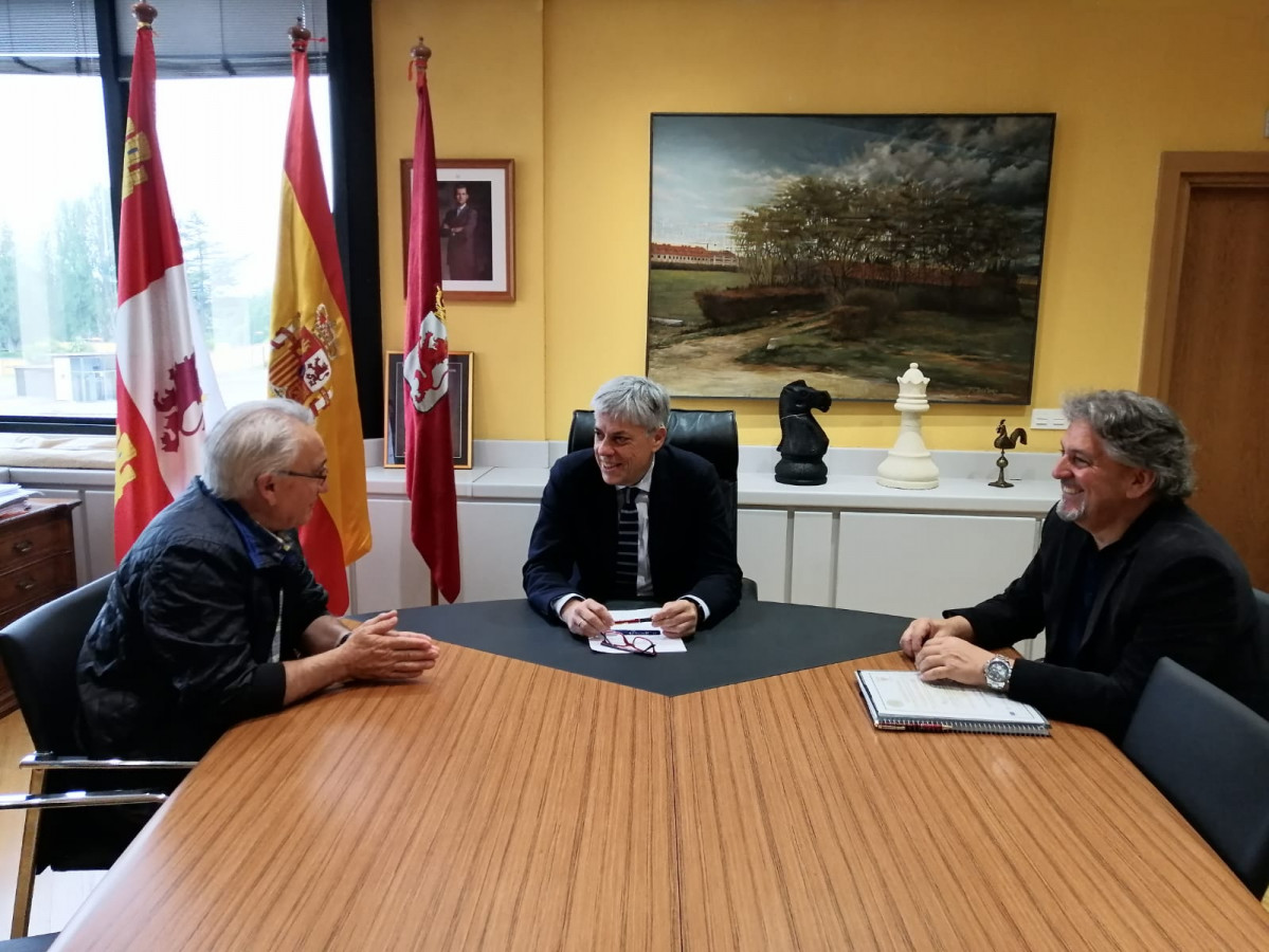 Reuniu00f3n Fundaciu00f3n Renacimiento Rural Leonu00e9s