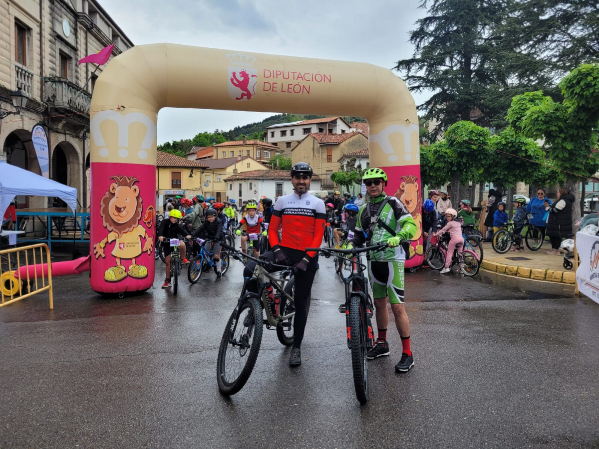 Niños perimetral peñacorada 2024 (2)