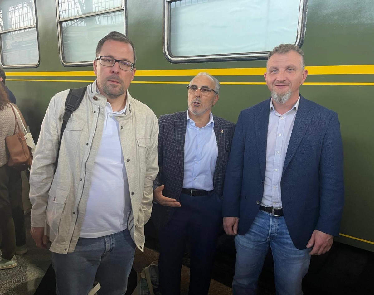 Trenes turu00edsticos