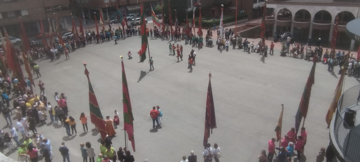 Concentracion de pendones guardo 2024 (4)