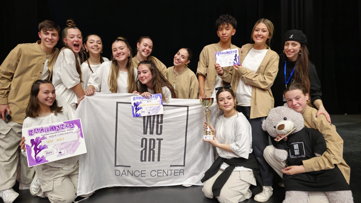 Foto Grupo Premio we art dance academia aguilar