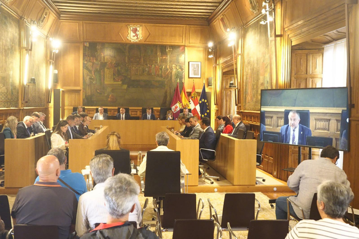 Pleno de la diputacion de leon