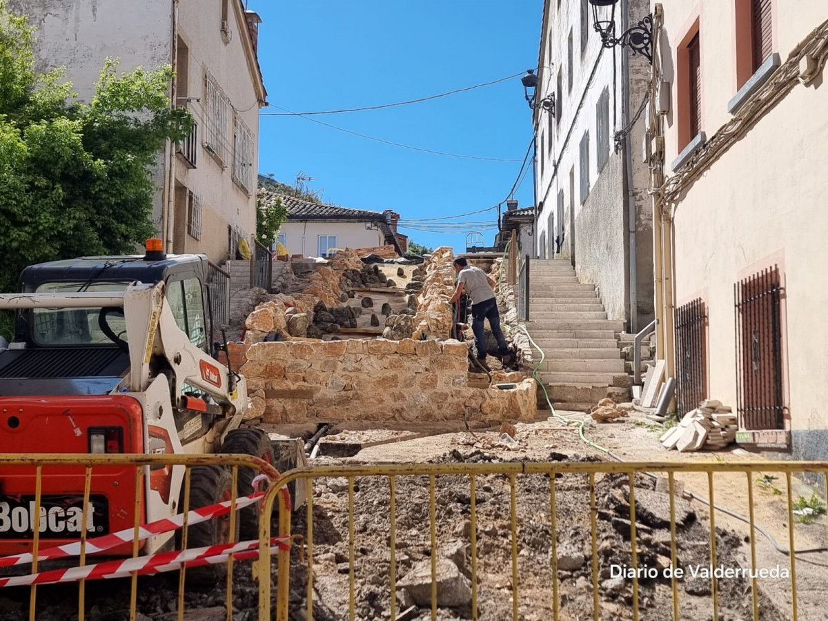 Obras escaleras de la calle Mayor velilla