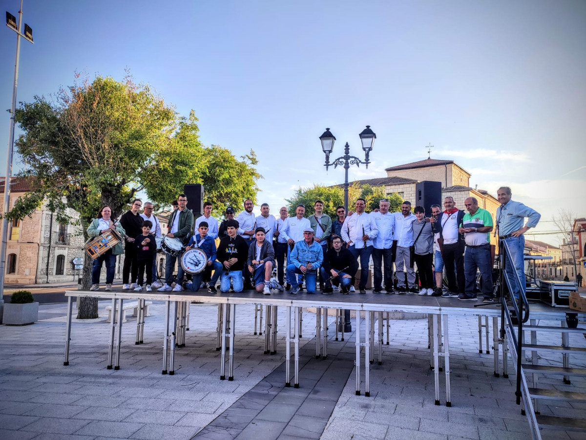 Adri terremoto, alba y leo, gradefes Fiesta de Dulzaina y Tamboril de Campaspero (3)