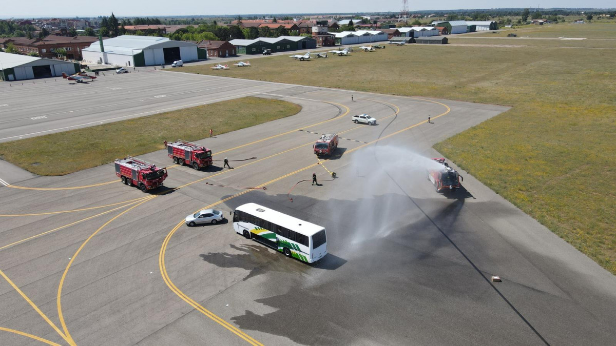 Simulacro de accidente aeropuerto de leon (3)