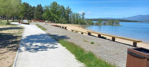 Playa del embalse de Aguilar restaurada