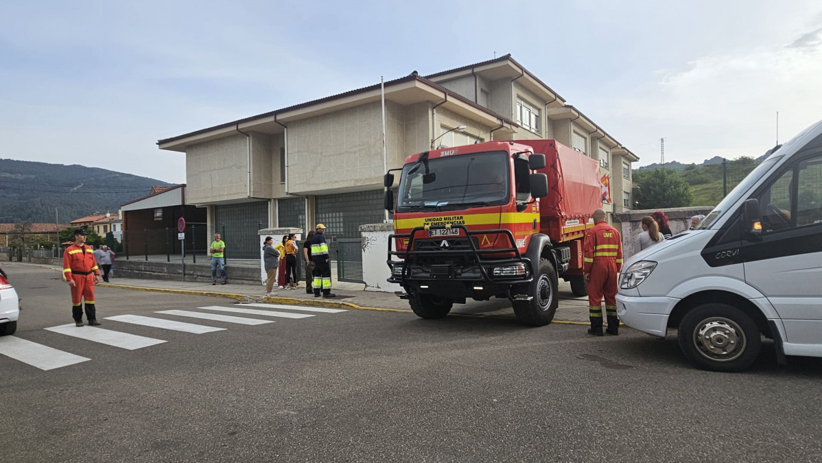 Practicas UME incendios en bou00f1ar