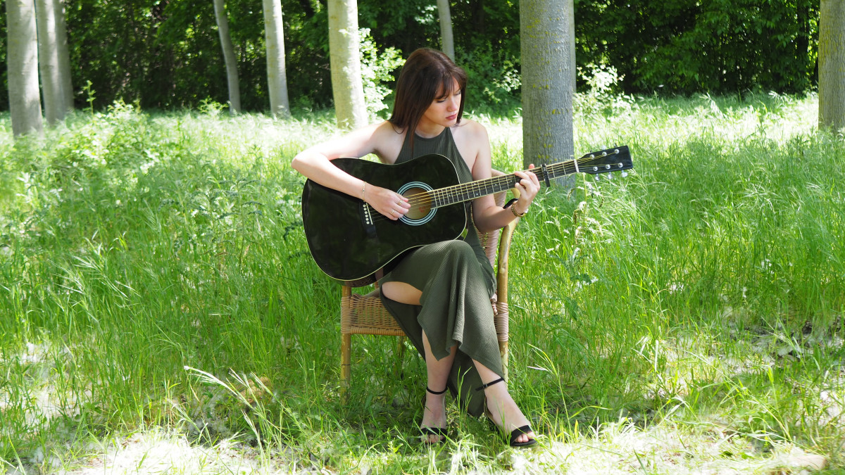 Nerea fernandez cantante sabero (videoclip luna de cortos)