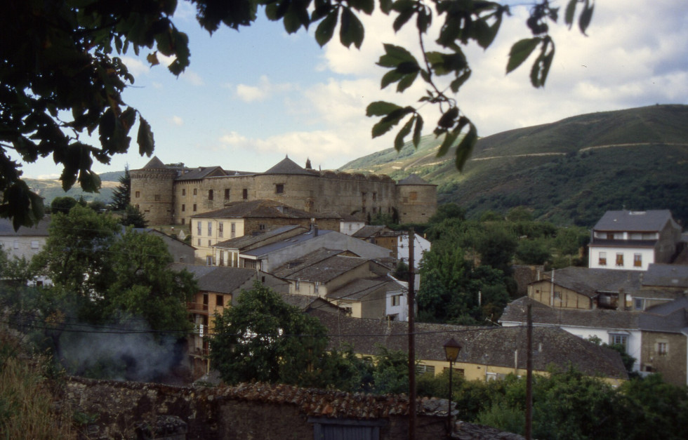 Villafranca Del Bierzo Joergsam
