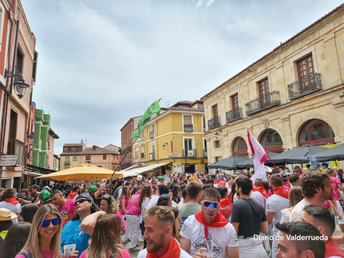 Dia de peu00f1as fiestas de san juan y san pedro leon 2024 (2)