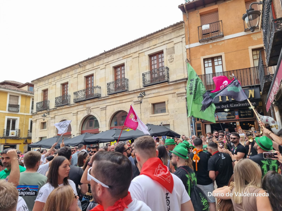 Dia de peu00f1as fiestas de san juan y san pedro leon 2024 (11)