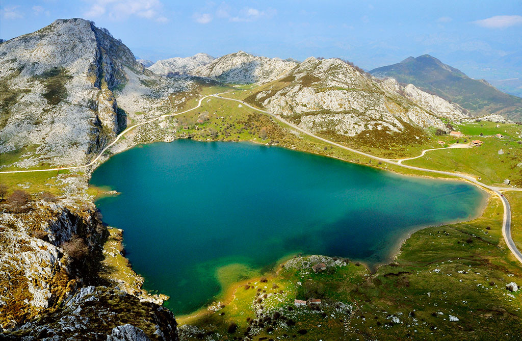 Lago enol asoc turismo rural picos de europa leon