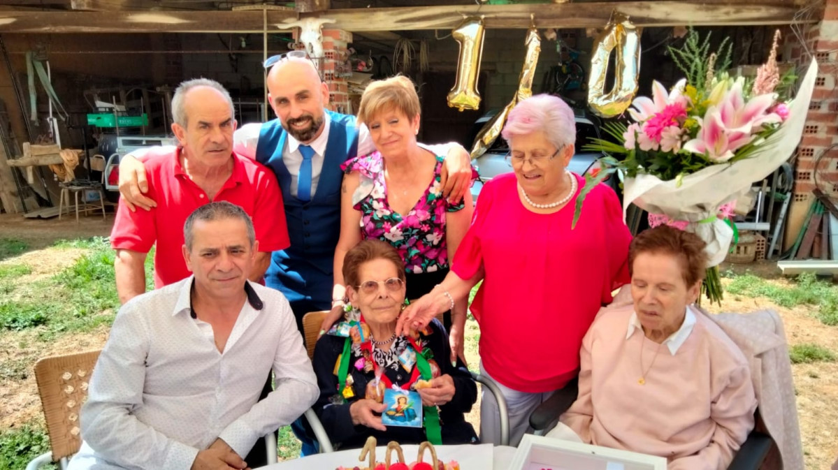 100 cumpleau00f1os lucia llamas de rueda (5)