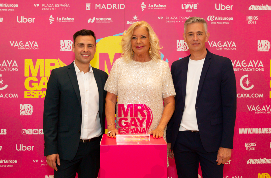 Directores con Barbara Rey gala mister gay 2024