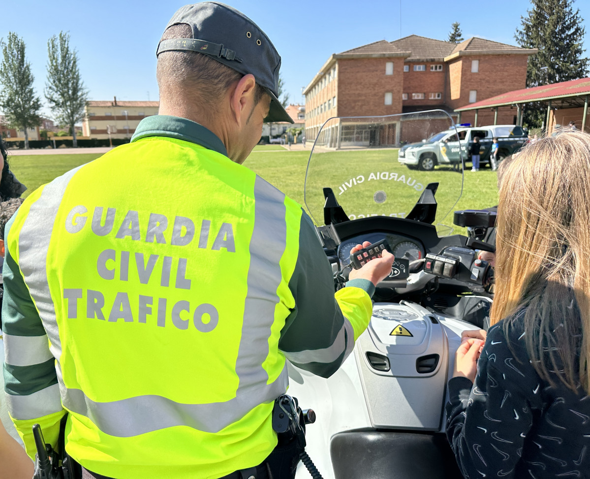 Exposiciu00f3n de medios Guardia Civil