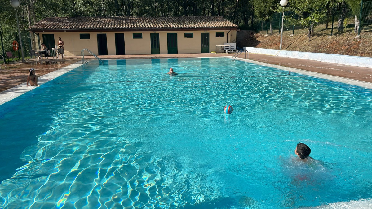 Piscina kyomu resort velilla