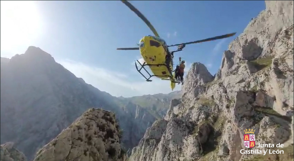 Rescate ruta de Cabrones a Cain picos de europa 112 cyl (2)