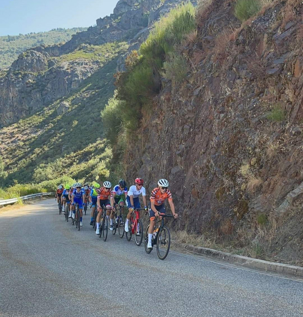 Gran premio ciclista cuenca minera 2024 villamanin (2)