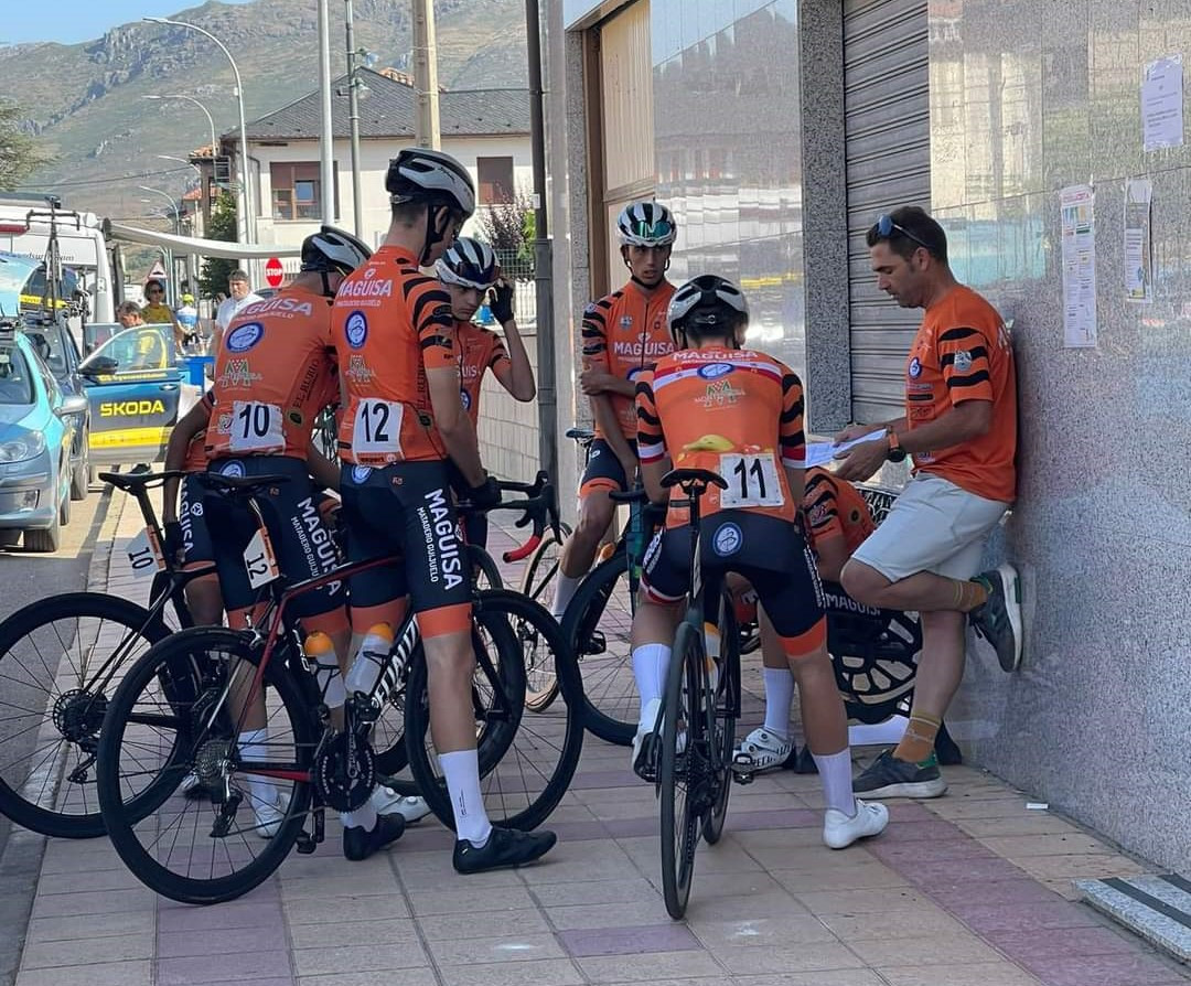 Gran premio ciclista cuenca minera 2024 villamanin (9)