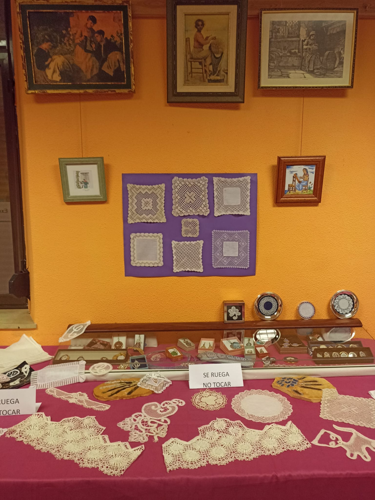 Exposicion bolillos bou00f1ar