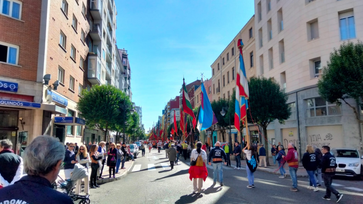 Desfile de pendones san froilan 2024 leon (3)
