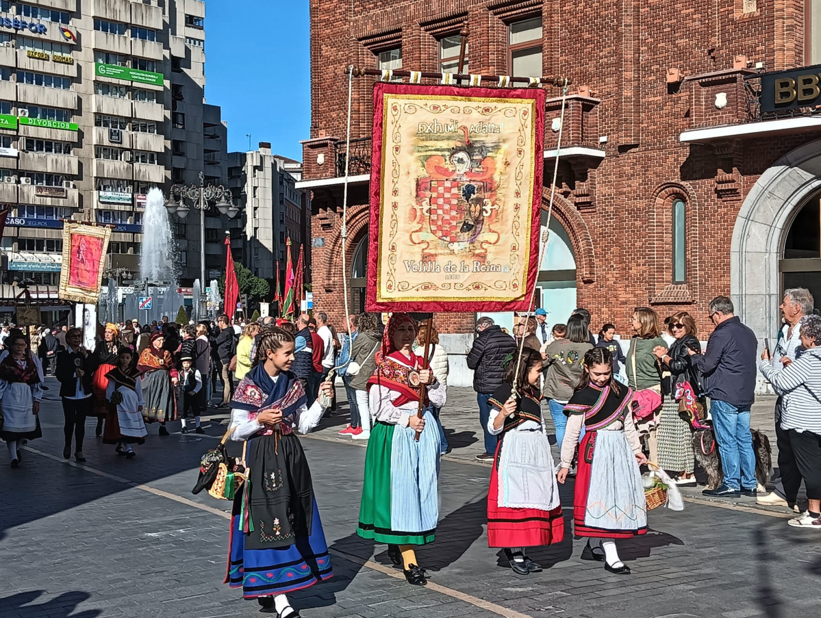 Desfile de pendones san froilan 2024 leon (22)