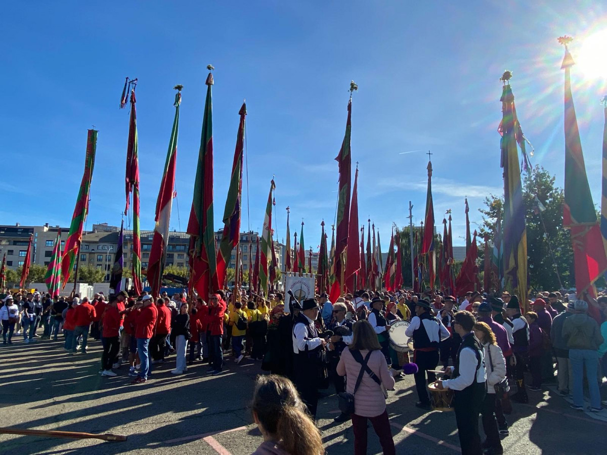 Desfile de pendones san froilan 2024 leon (2)