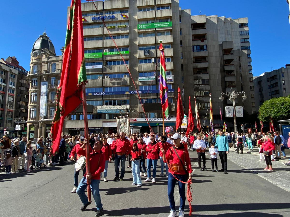 Desfile de pendones san froilan 2024 leon (8)