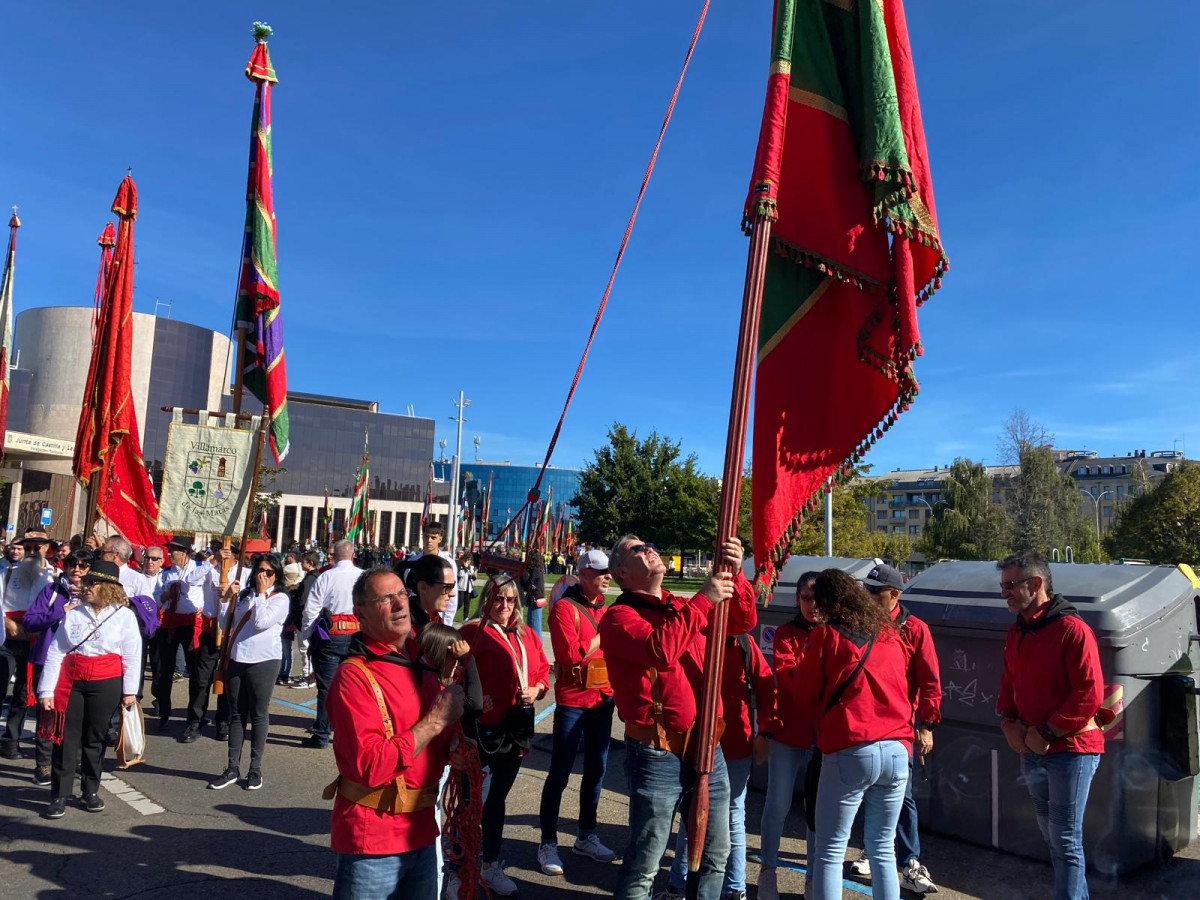 Desfile de pendones san froilan 2024 leon (20)