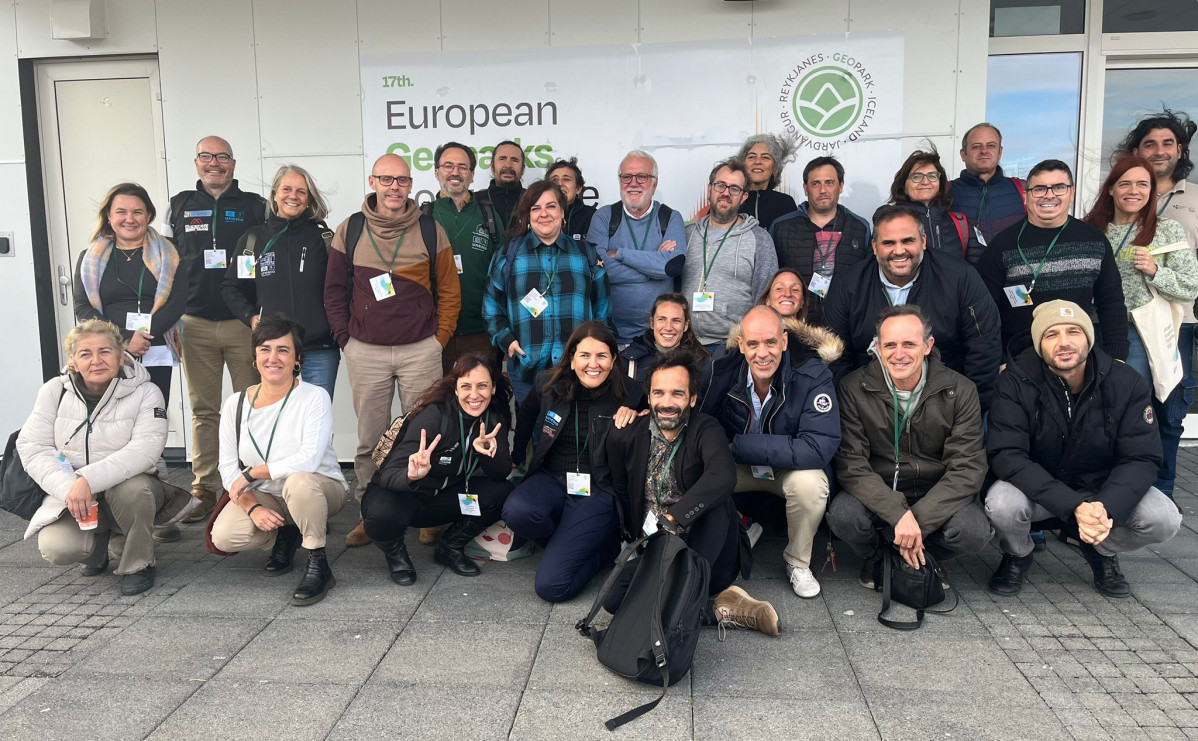 FOTO FAMILIA REPRESENTANTES GEOPARQUES