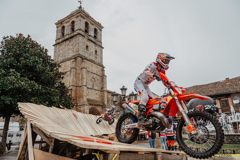 24MX HIXPANIA PLAZA DE AGUILAR 3