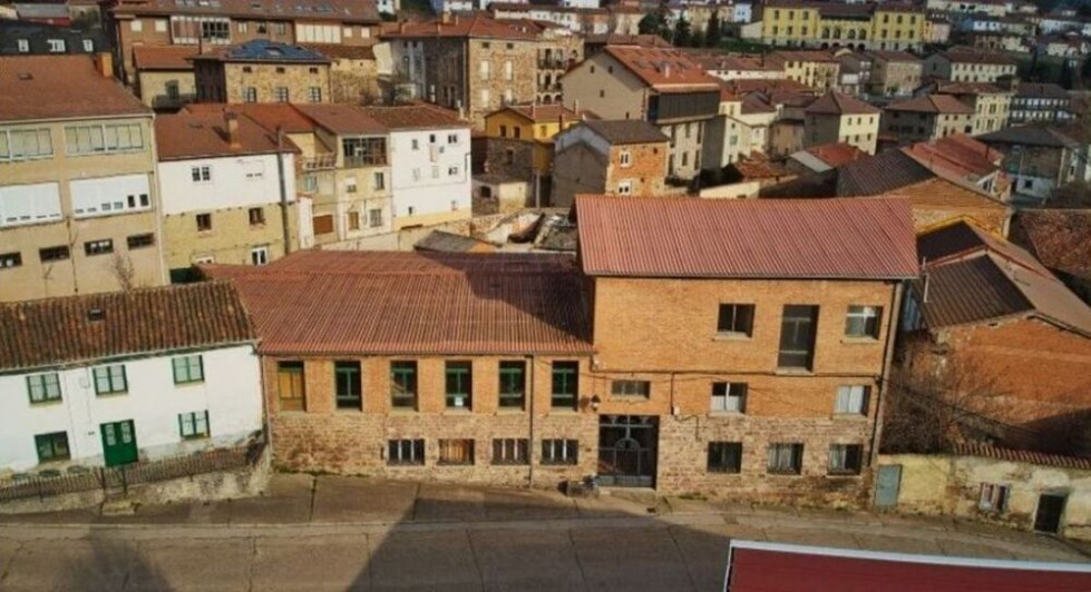 Escuela de artes y oficios barruelo