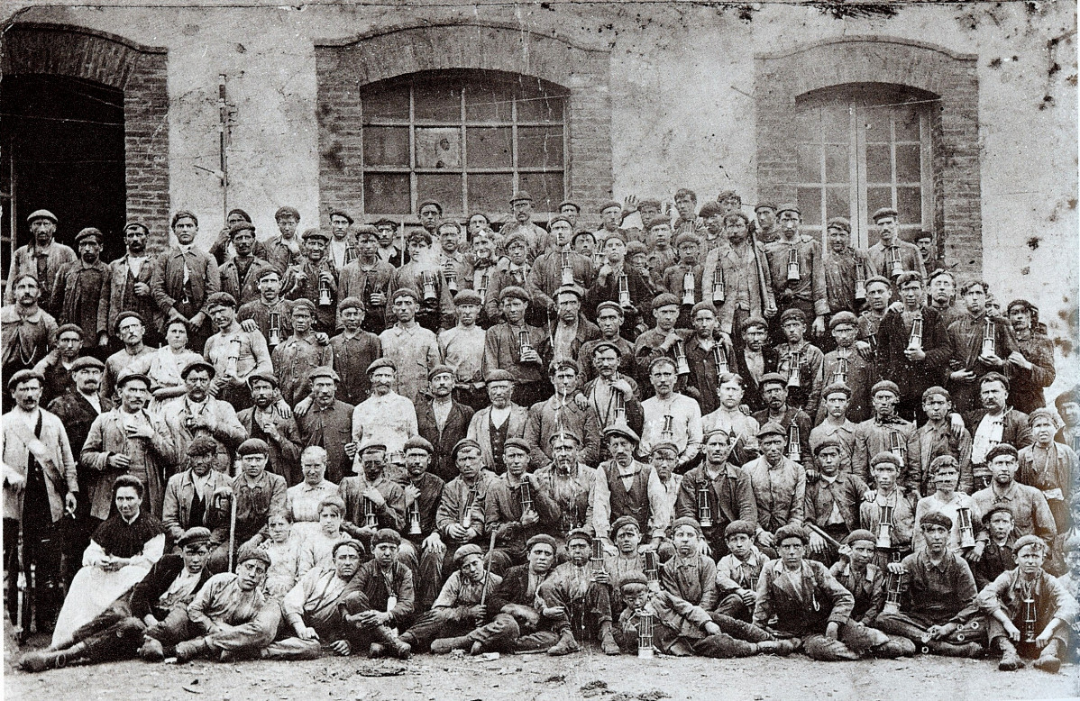 Mineros Grupo Cinu0303era 1920 1 mineria Sangre Minera