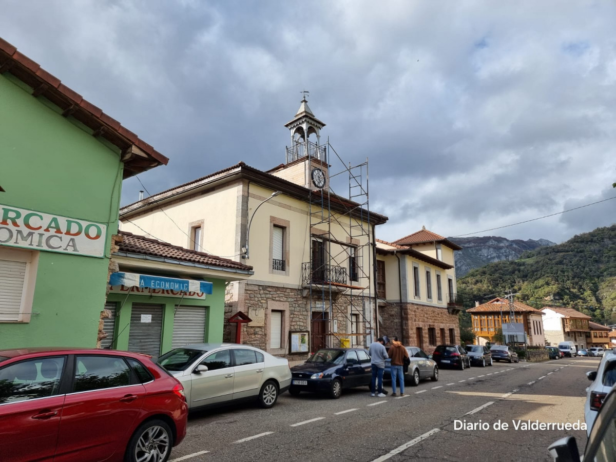 Ayuntamiento de oseja de sajambre torre reloj