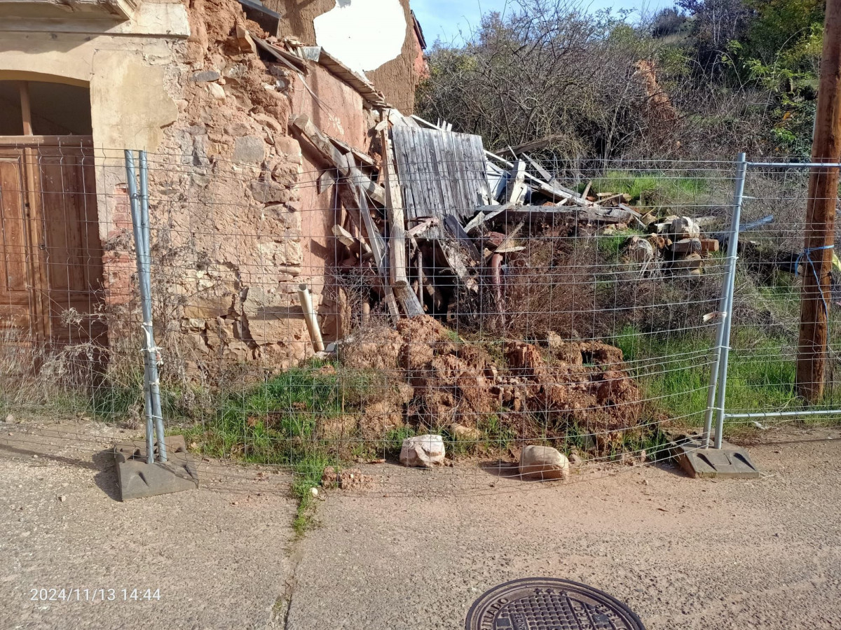 Vivienda en ruinas sorriba del esla