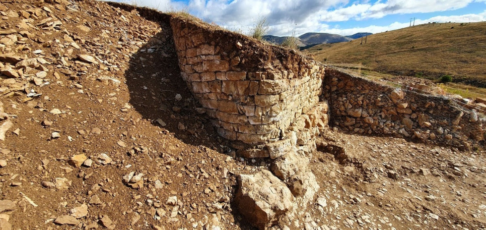 Castro de la loma wikipedia santibañez