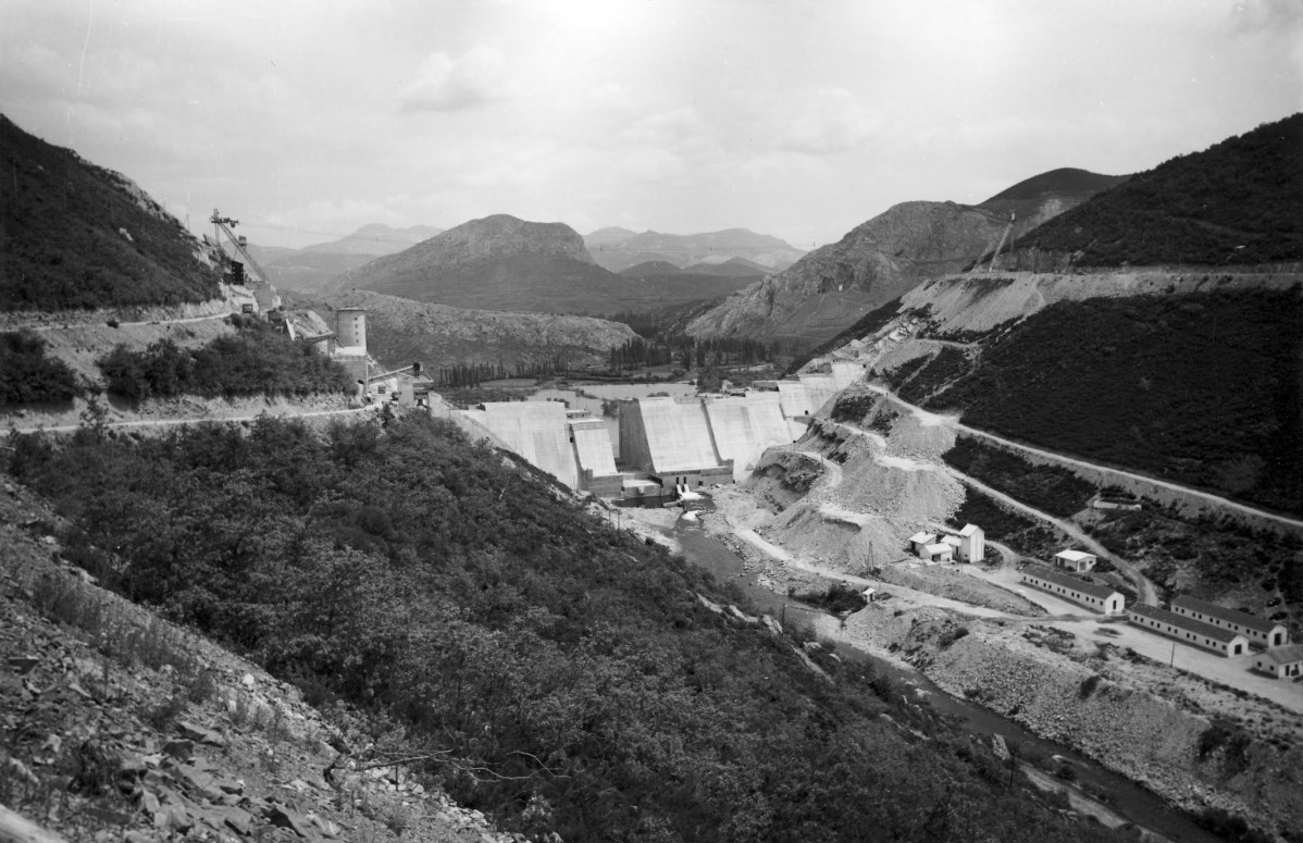 (26) Obras Presa del Porma 1966