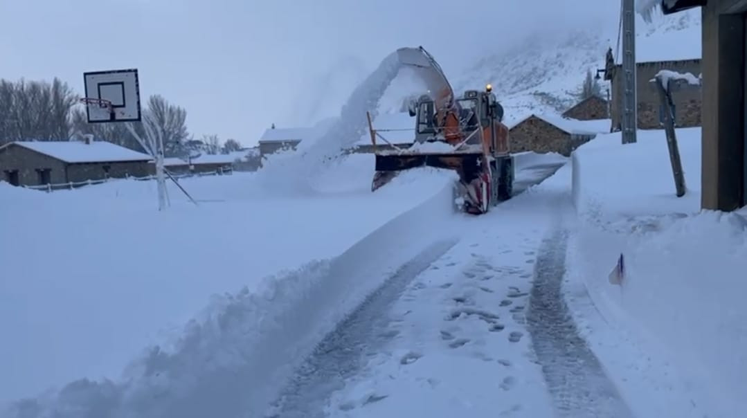 Casares de arbas fresadora nieve diciembre 2024 2