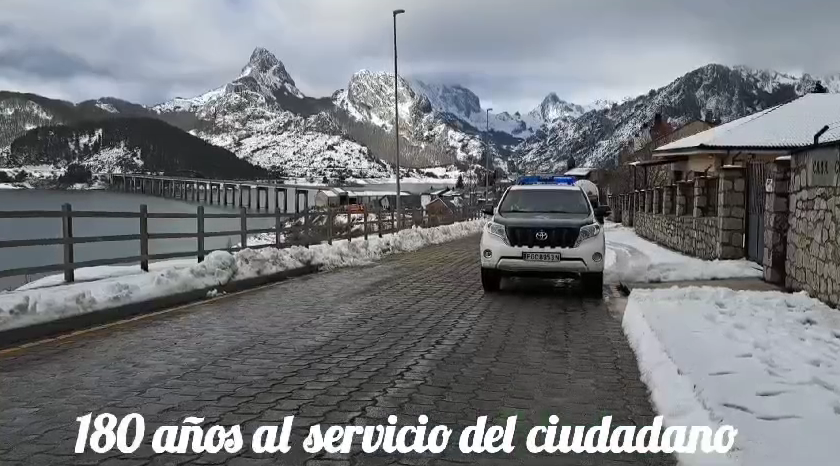 Felicitacion navideu00f1a 2024 guardia civil de leon riau00f1o