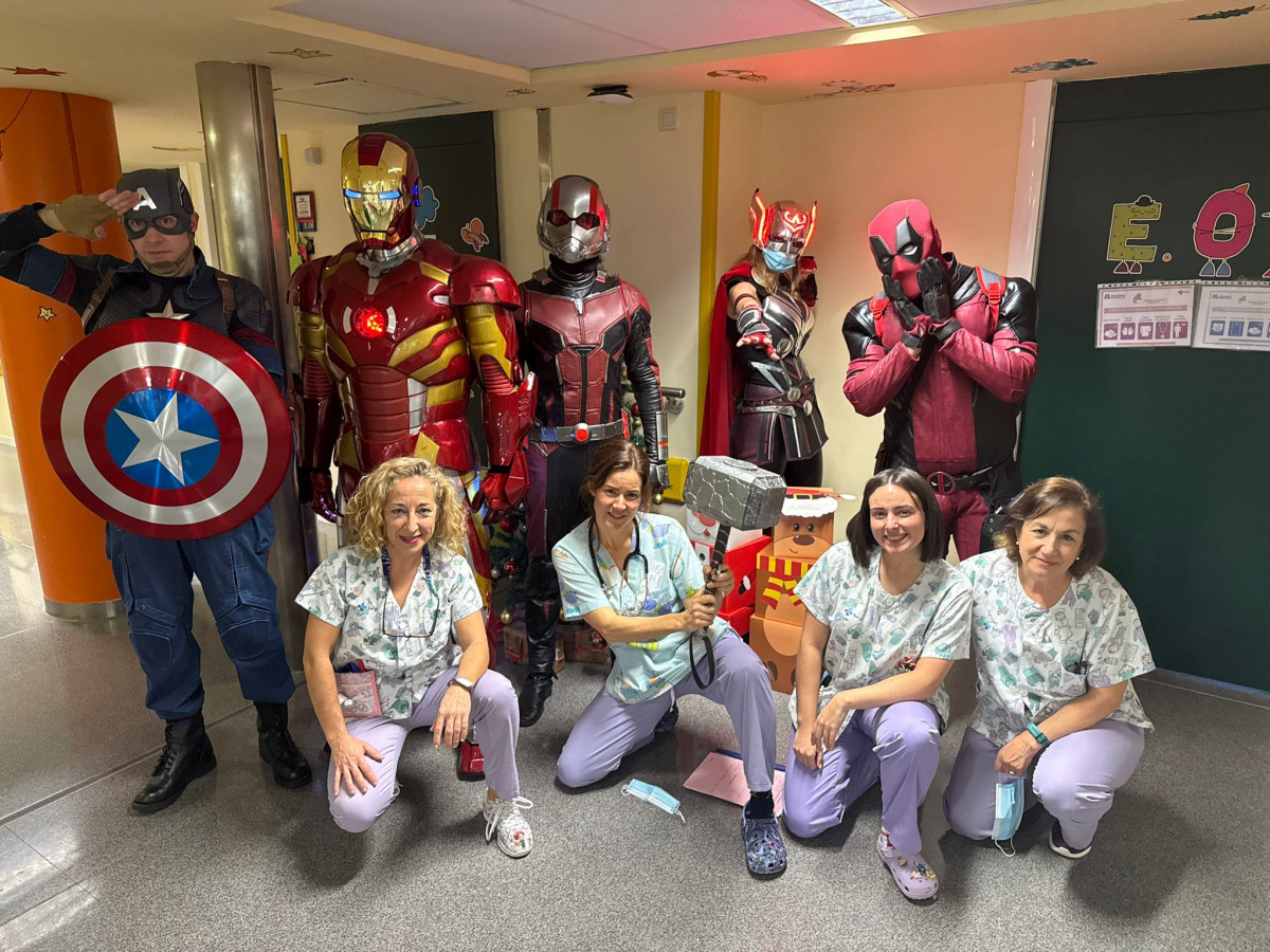 Visita superheroes marvel hospital de leon