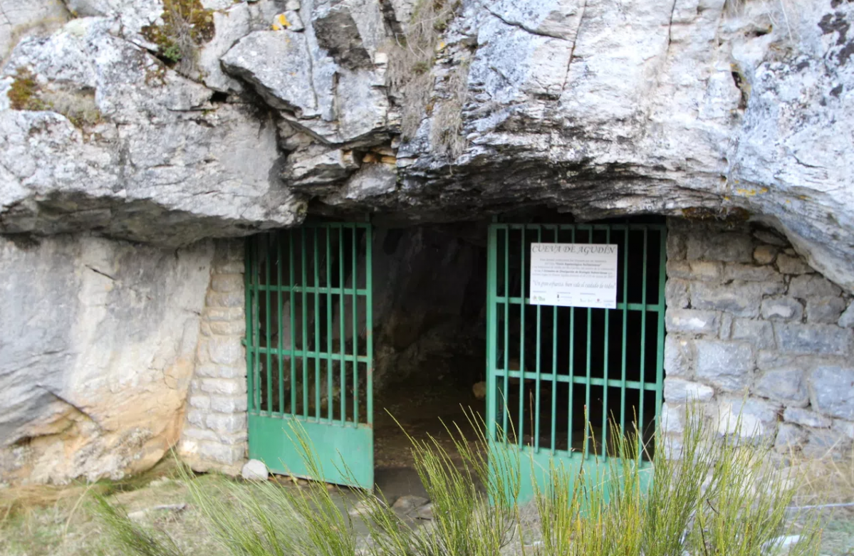Cueva de agudin montau00f1a palentina turismo vivo
