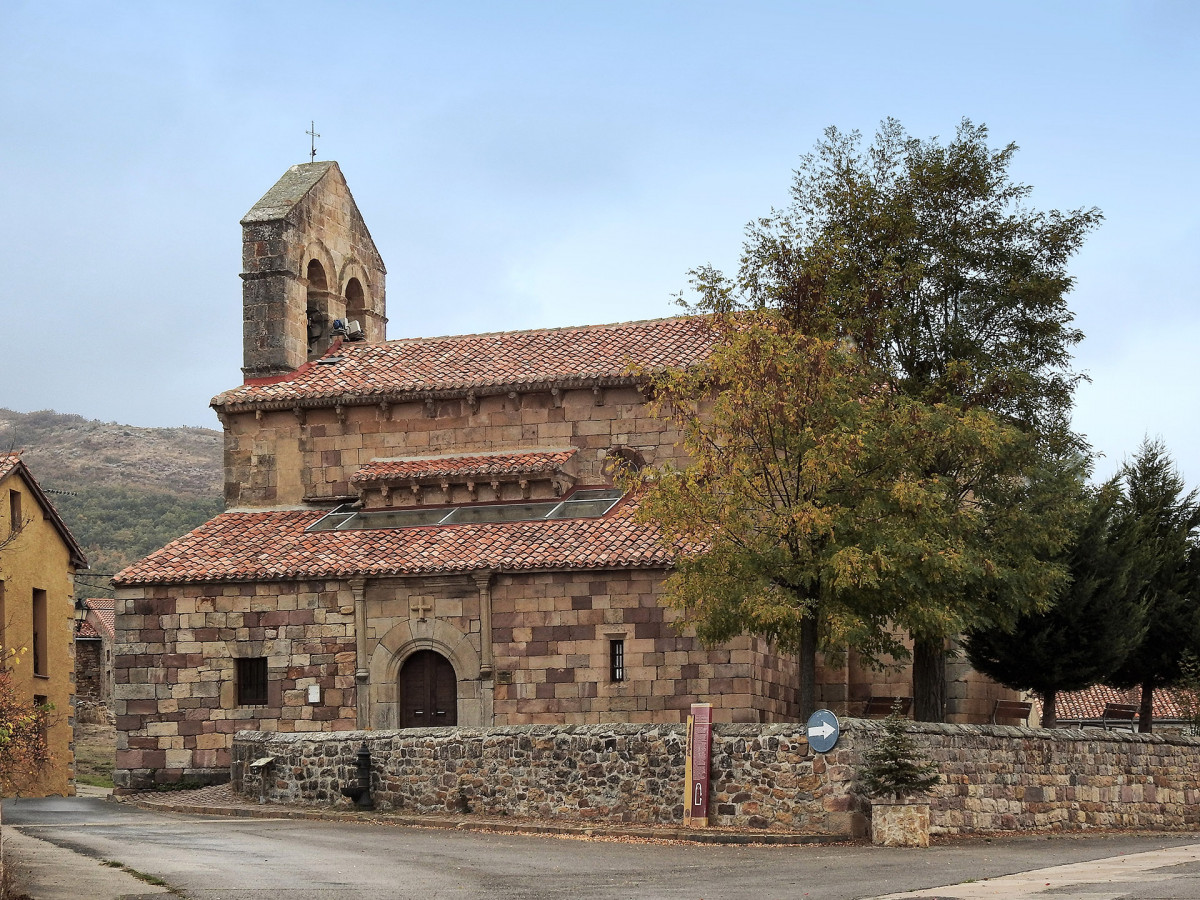 Iglesia revilla de santullan palencia turismo