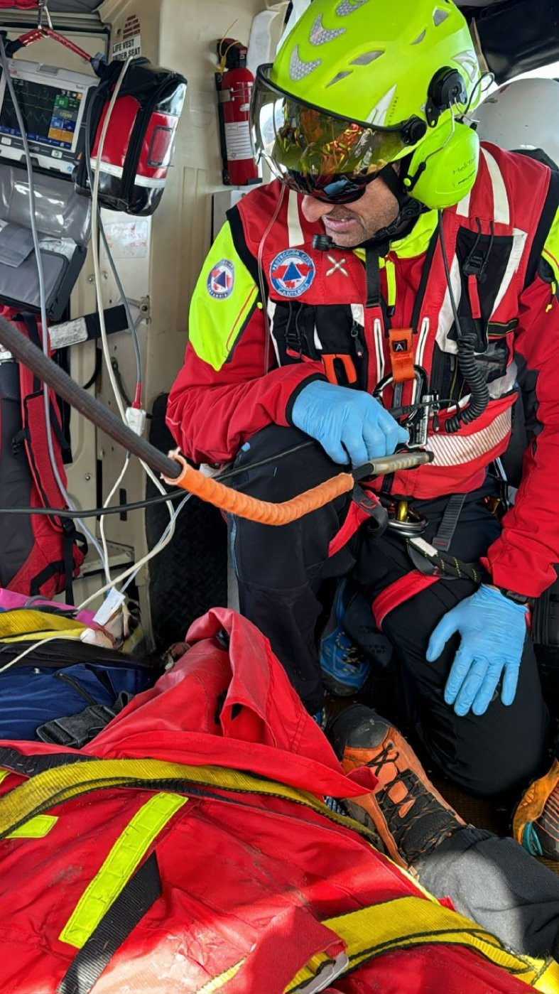 Rescate esquiadora estacion de esqui alto campoo (2)