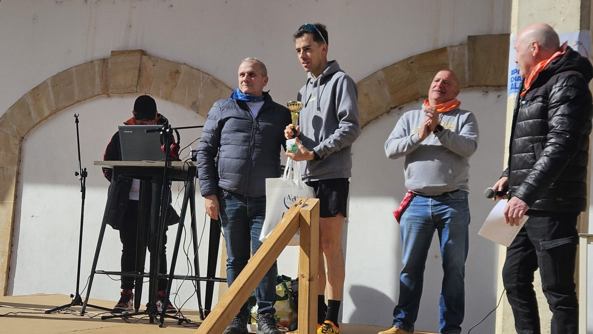 Carrera solidaria contra el cancer infantil riau00f1o 2024 (7) enrique martinez
